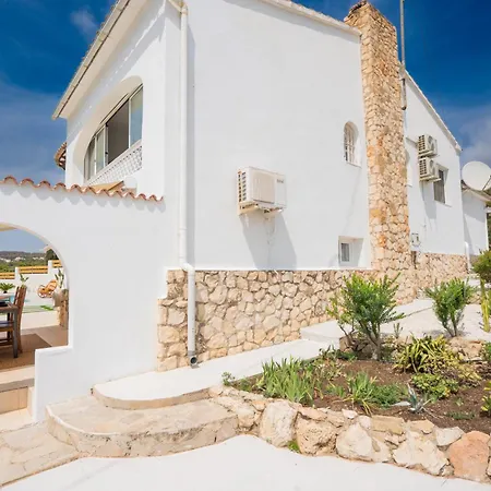 Mariposas Villa *