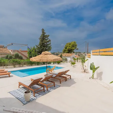 Mariposas Villa *