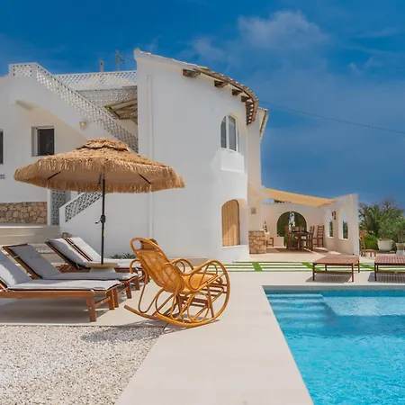 Mariposas Villa *
