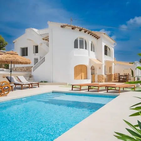 Mariposas Villa *